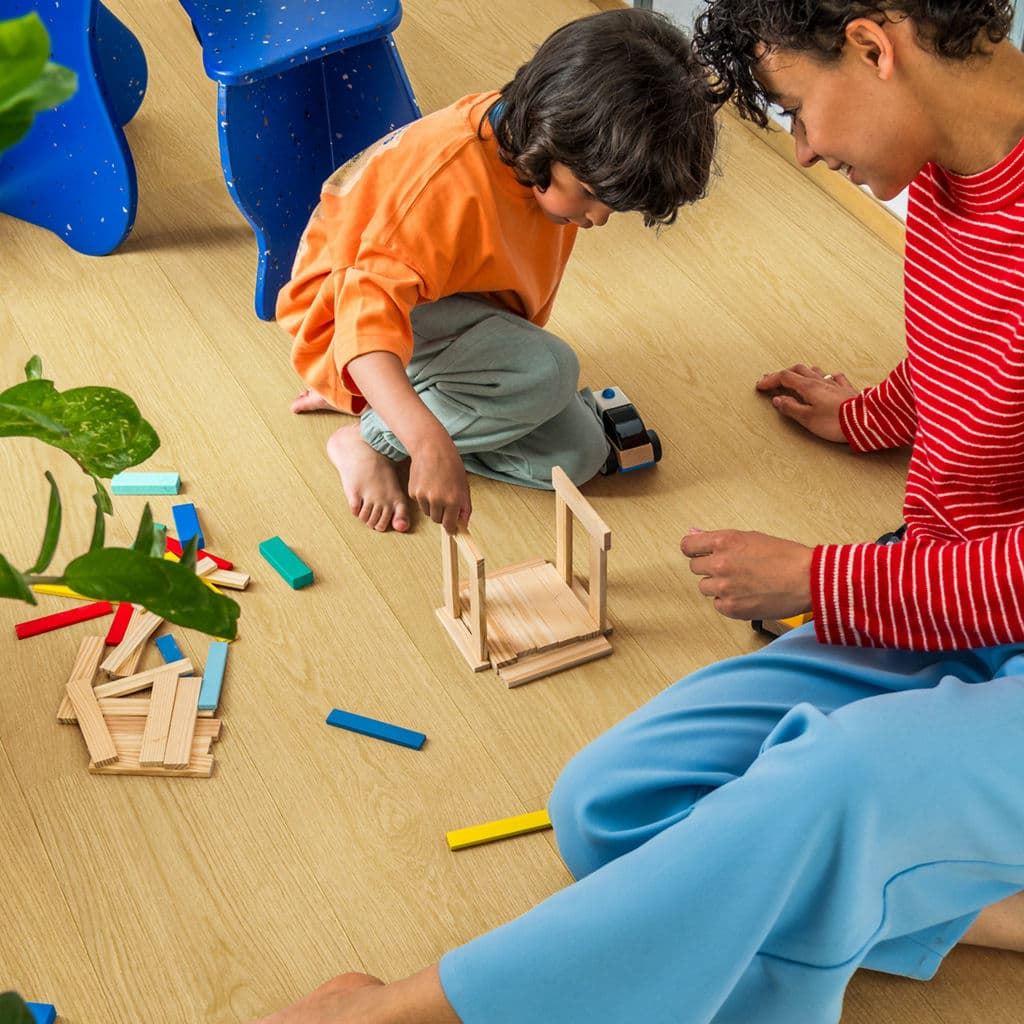 Caja de tarima flotante QUICK-STEP IMPRESSIVE ROBLE BOURBON IM8260 - Imagen 6