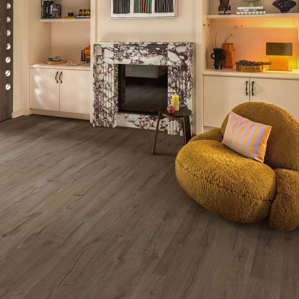 Caja de tarima flotante QUICK-STEP IMPRESSIVE ROBLE CLÁSICO MARRÓN IM1849 - Imagen 4