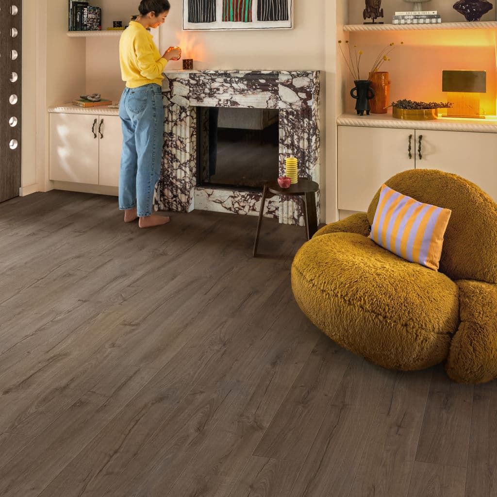 Caja de tarima flotante QUICK-STEP IMPRESSIVE ROBLE CLÁSICO MARRÓN IM1849 - Imagen 5