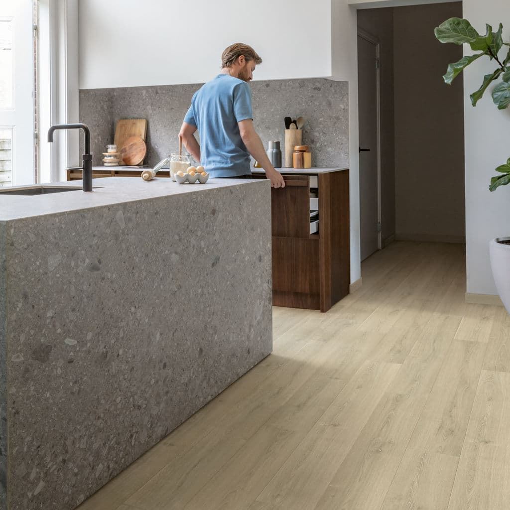 Caja de tarima flotante QUICK-STEP ROBLE CEPILLADO BEIGE SIG4764 - Imagen 11