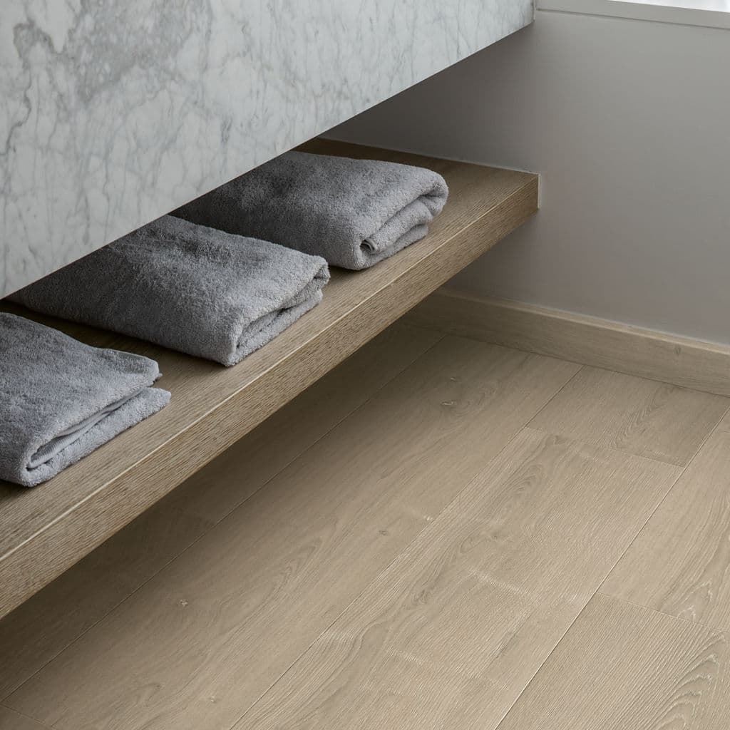 Caja de tarima flotante QUICK-STEP ROBLE CEPILLADO BEIGE SIG4764 - Imagen 12