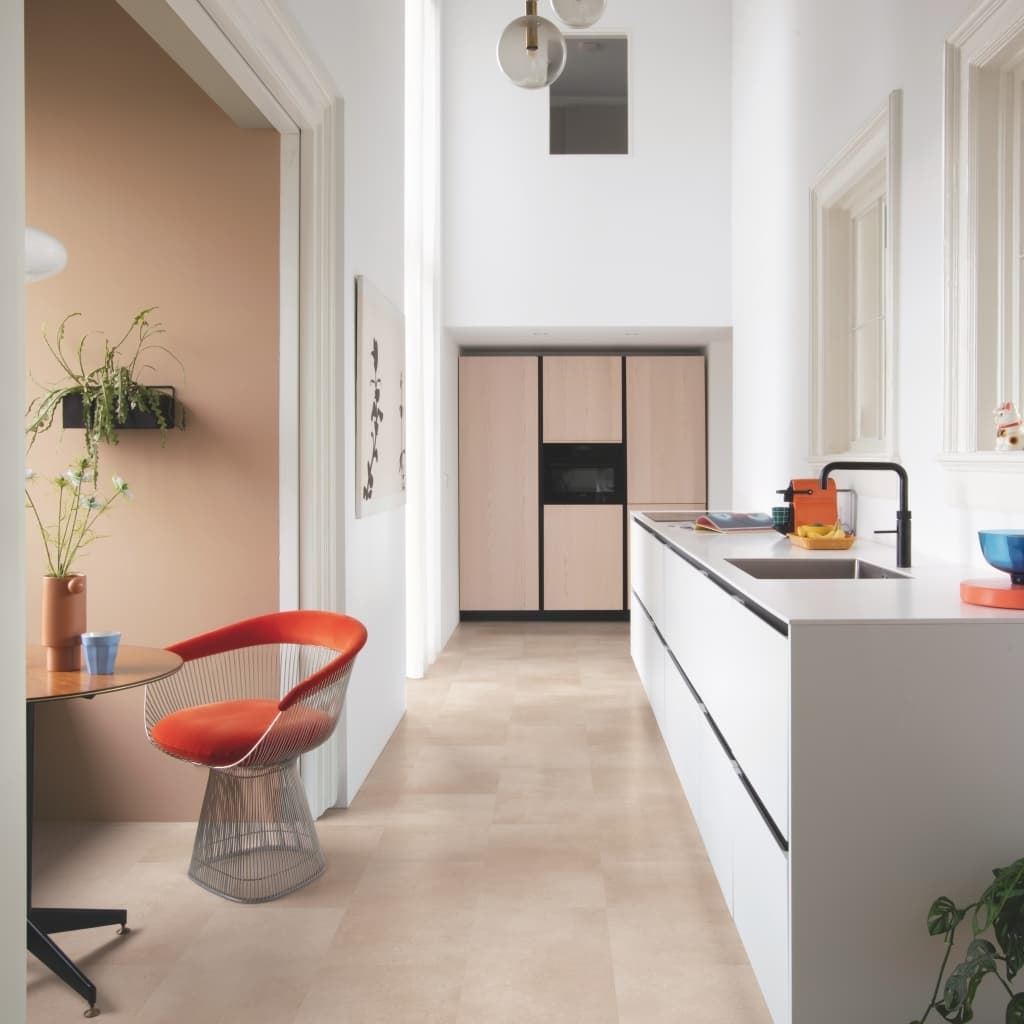 Caja de tarima vinilo QUICK-STEP BASE ORO ROCA CORAL AVSTT40232 - Imagen 4