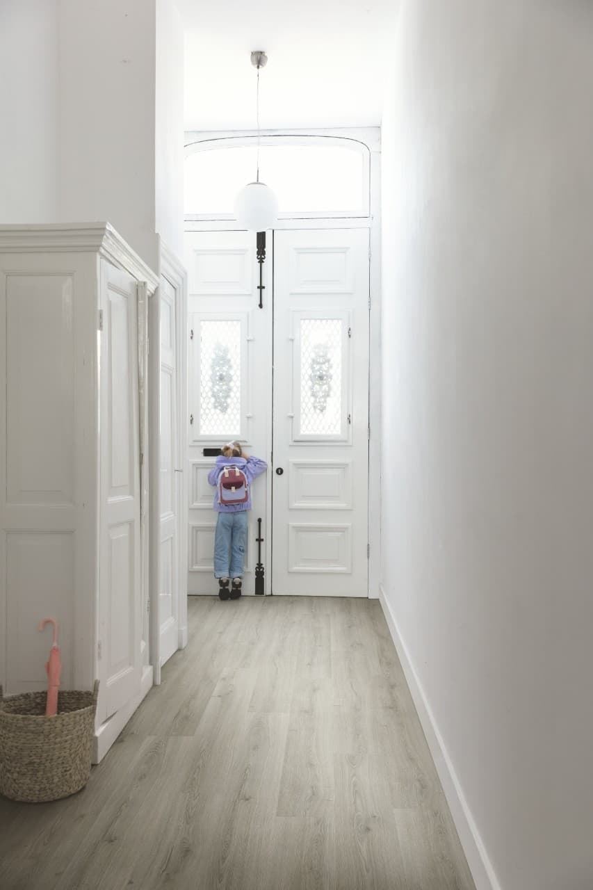 Caja de tarima vinilo QUICK-STEP BLOOM BOTÁNICO GRIS AVMPU40237 - Imagen 6