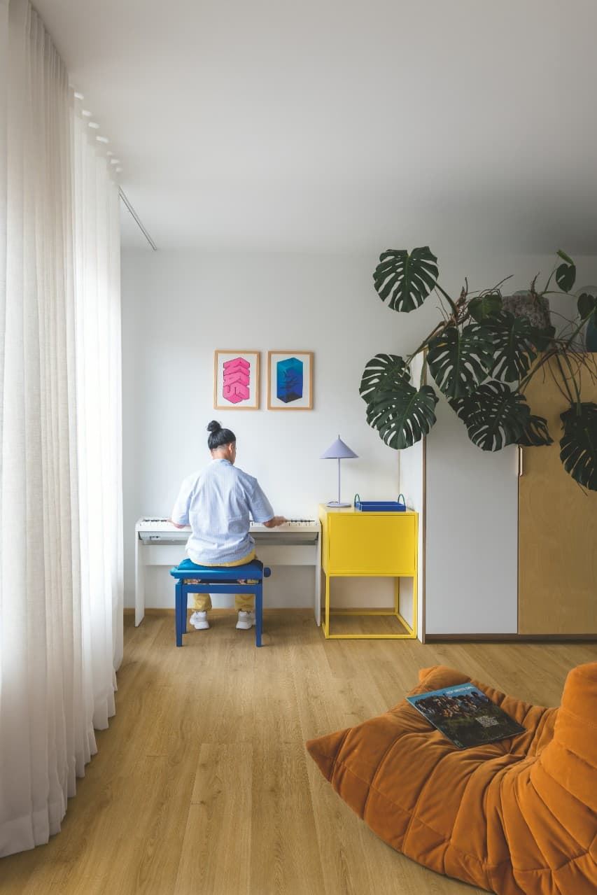 Caja de tarima vinilo QUICK-STEP BLOOM BOTANICO ROBLE AHUMADO AVMPU40238 - Imagen 6