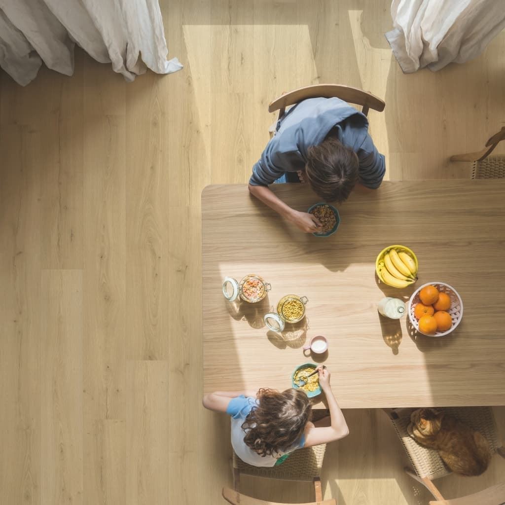 Caja de tarima vinilo QUICK-STEP BLOOM ROBLE BEIS CEPILLADO AVMPU40319 - Imagen 6