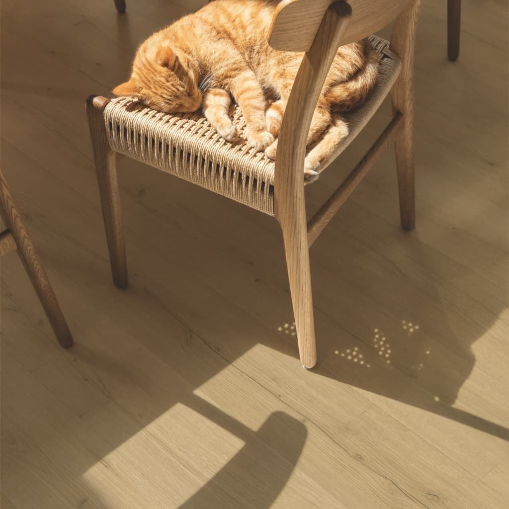 Caja de tarima vinilo QUICK-STEP BLOOM ROBLE BEIS CEPILLADO AVMPU40319 - Imagen 7