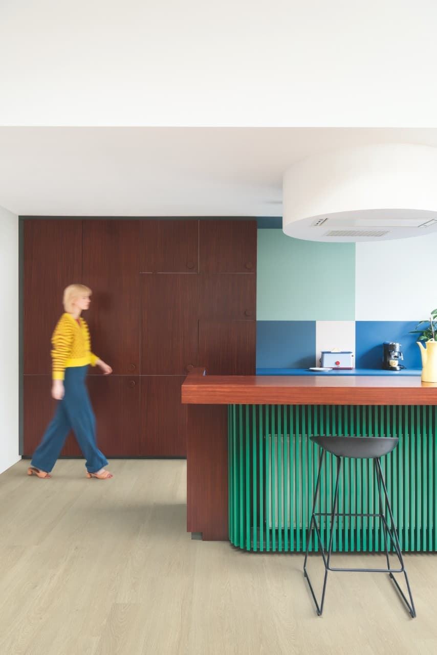 Caja de tarima vinilo QUICK-STEP BLOOM ROBLE BRISA MARINA BEIS AVMPU40080 - Imagen 4