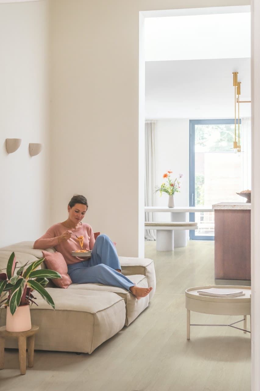 Caja de tarima vinilo QUICK-STEP BLOOM ROBLE BRISA MARINA CLARO AVMPU40079 - Imagen 8