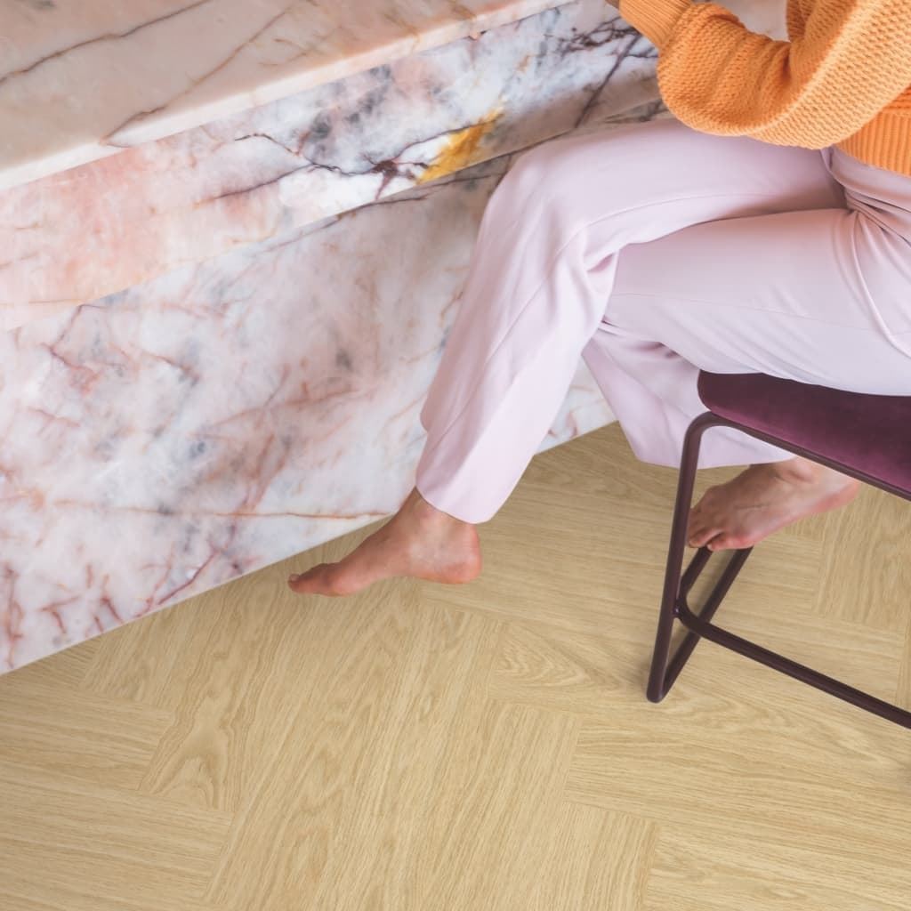 Caja de tarima vinilo QUICK-STEP CIRO ROBLE PURO RUBOR AVHBU40359 - Imagen 6