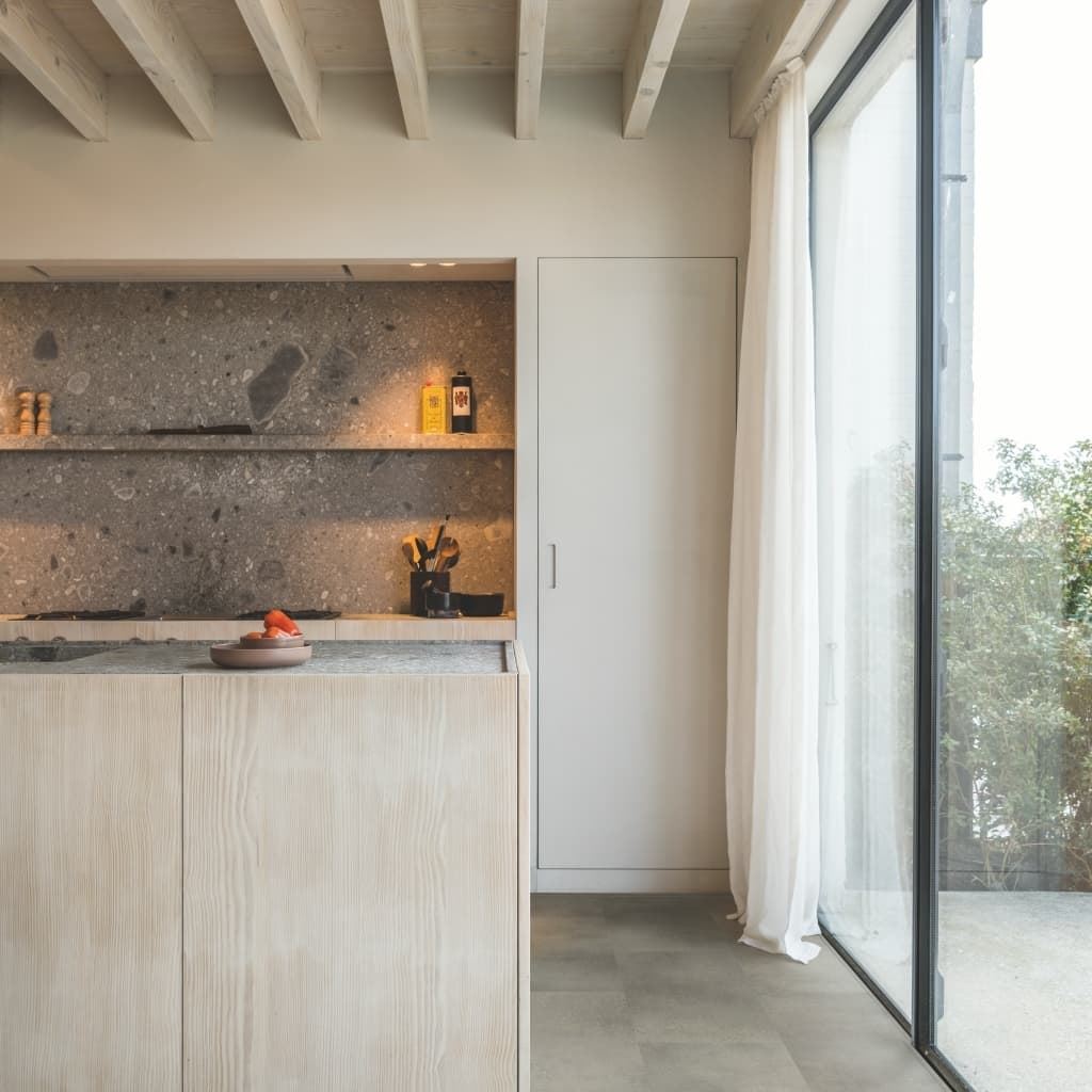 Caja de tarima vinilo QUICK-STEP ORO ROCA HORMIGÓN AVSTU40234 - Imagen 10