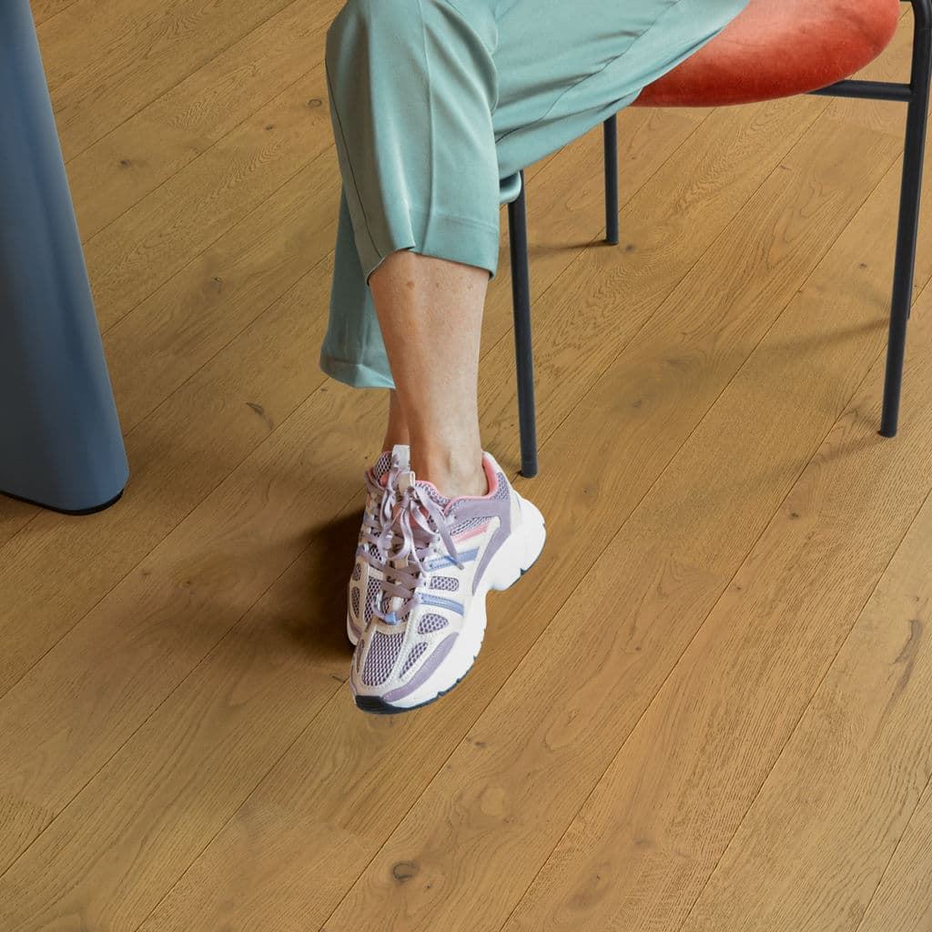 M2 PARQUET QUICK-STEP AMARO ROBLE CASTAÑO OSCURO MATE AMT7446 - Imagen 6