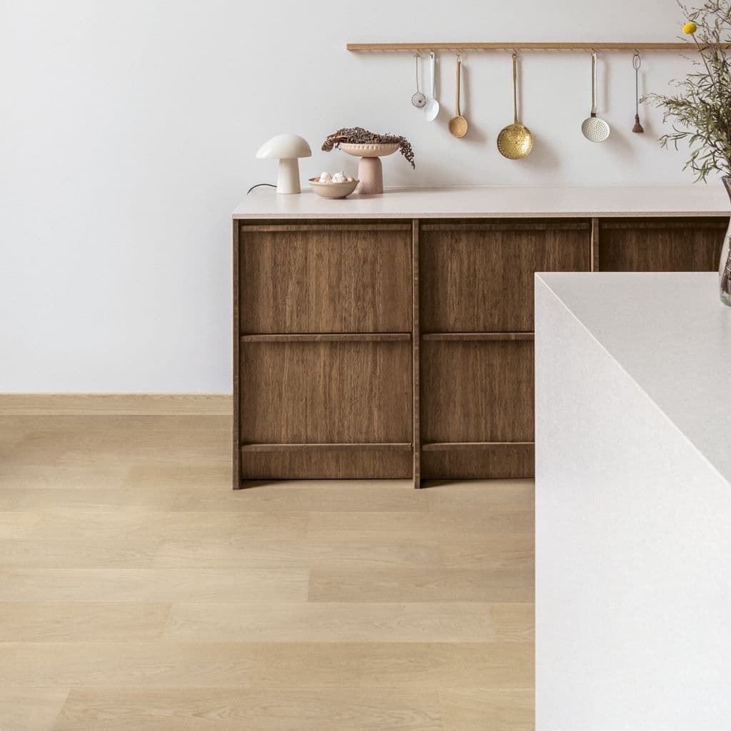 M2 PARQUET QUICK-STEP CASCADA ROBLE BLANCO LIRIO EXTRA MATE CASC5106 - Imagen 5