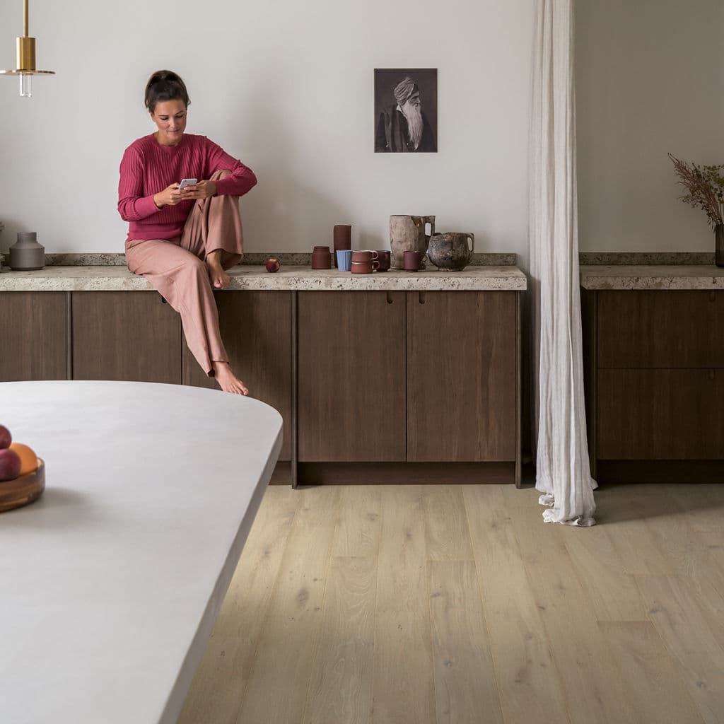 M2 PARQUET QUICK-STEP CASCADA ROBLE TORMENTA CLARO EXTRA MATE CASC5110 - Imagen 6